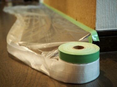 養生テープは剥がし跡が窓に結局残る！ならないテープを最初から使うべきなので紹介するよ！
